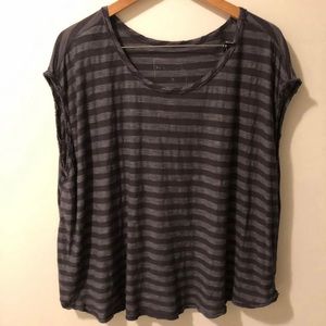 - WE THE FREE short sleeve tee distressed oversized